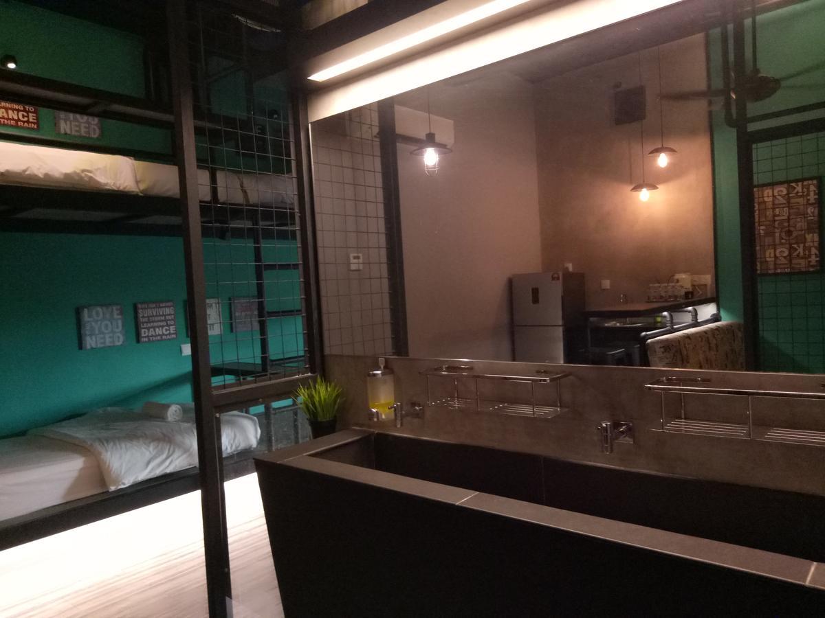 Tube Hotel Klebang Melaka Exterior foto